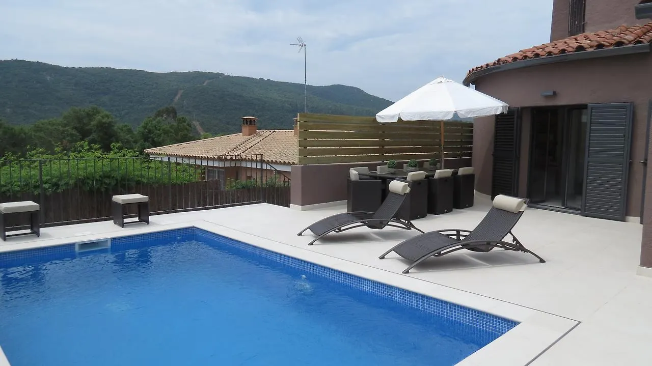 Villa Mas Pere 칼론제 펜션