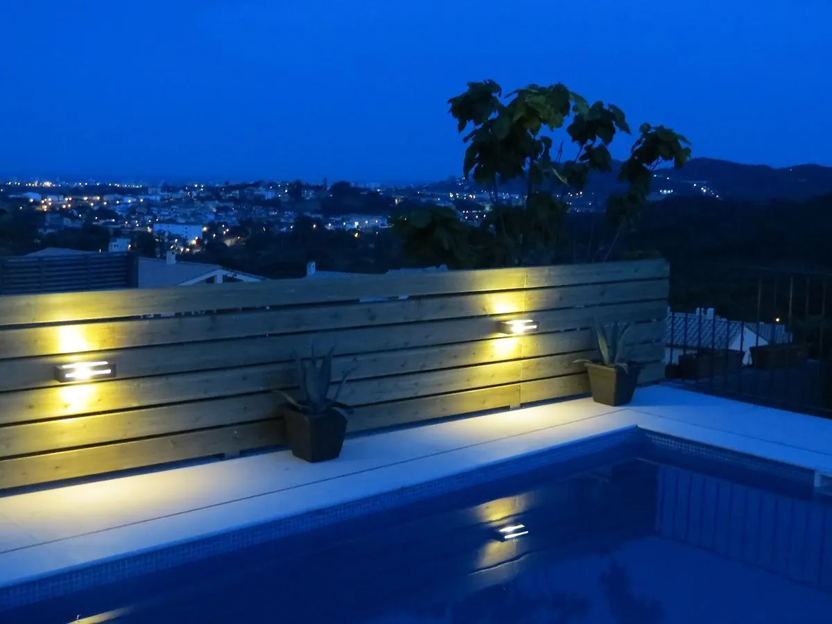 Villa Mas Pere 칼론제 0*,
